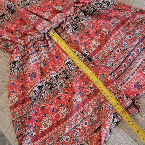 Flowy Romper   - Picture 3 of 8